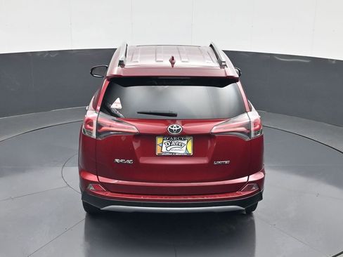 Used 2018 Toyota RAV4 Limited FWD image 18