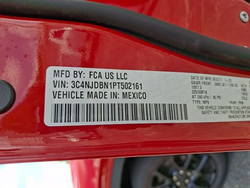 Certified 2023 Jeep Compass Latitude w/ Sun and Sound Group AWD/4WD image 28