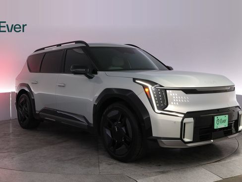 Used 2024 Kia EV9 GT-Line AWD/4WD image 13