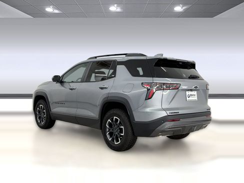 Used 2026 Chevrolet Equinox ACTIV w/ Convenience Package III FWD image 3