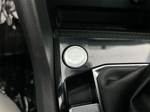 New 2026 Volkswagen Taos SE image 34