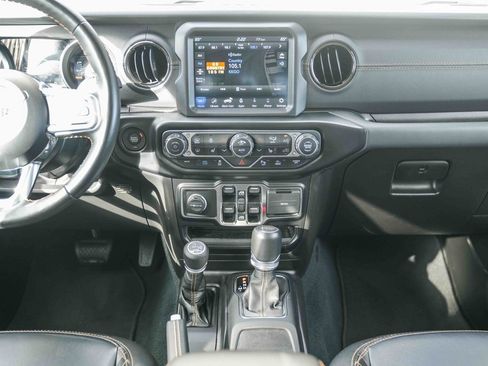 Used 2022 Jeep Wrangler Unlimited Sahara image 12