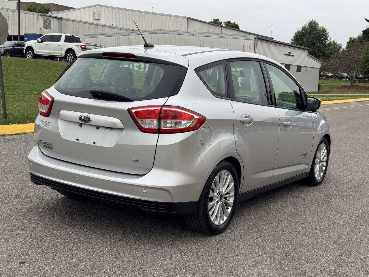 Used 2017 Ford C-MAX Energi SE w/ Equipment Group 401A FWD image 7