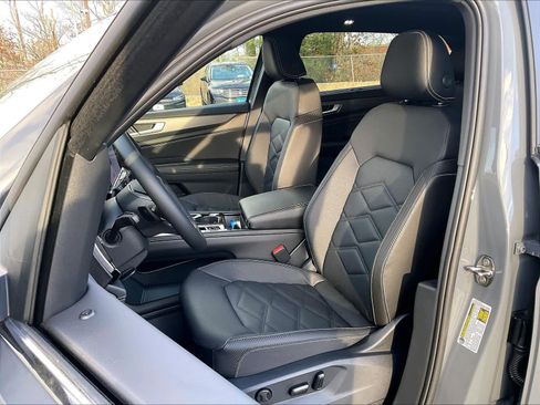 New 2026 Volkswagen Atlas Cross Sport SE image 11