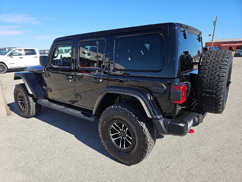 Used 2026 Jeep Wrangler Unlimited Rubicon AWD/4WD image 4