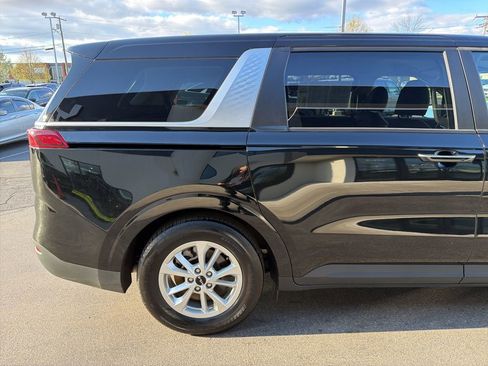 Used 2024 Kia Carnival LX FWD image 6