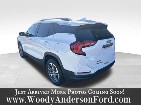 Used 2021 GMC Terrain SLT image 4