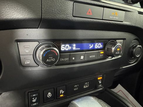 Used 2022 Nissan Frontier PRO-4X w/ Pro-4X Premium Package AWD/4WD image 21
