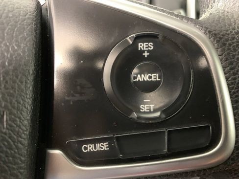 Used 2019 Honda CR-V LX image 9