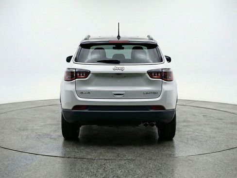 Used 2025 Jeep Compass Trailhawk AWD/4WD image 7