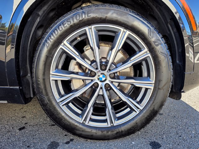 Certified 2023 BMW X5 xDrive40i w/ M Sport Package AWD/4WD image 9