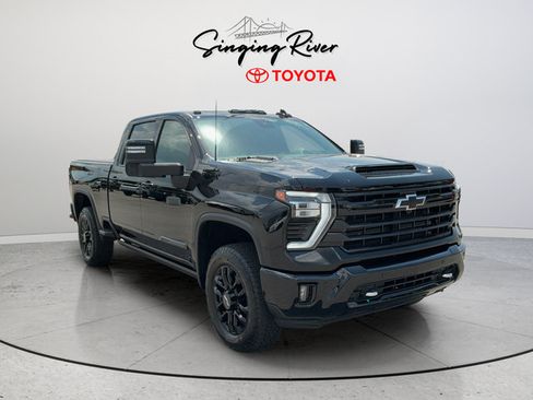 Used 2025 Chevrolet Silverado 2500 High Country w/ High Country Premium Package AWD/4WD image 1