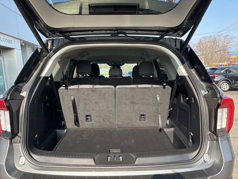 Certified 2025 Ford Explorer Active image 8