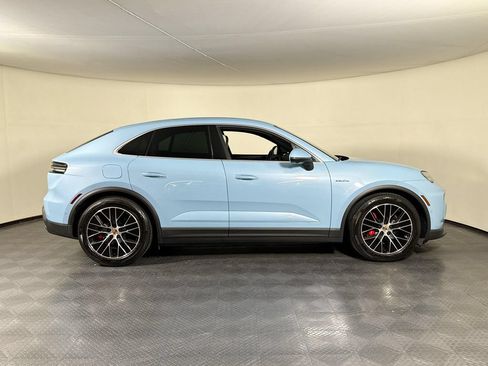 Certified 2025 Porsche Macan 4S Electric AWD/4WD image 8