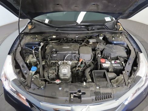 Used 2017 Honda Accord LX image 42