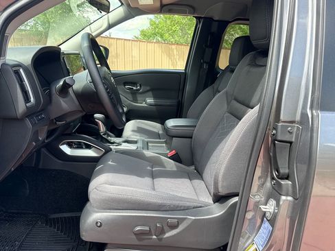 Used 2025 Nissan Frontier SV AWD/4WD image 9
