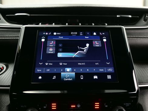 Used 2024 Jeep Grand Cherokee L Laredo image 20