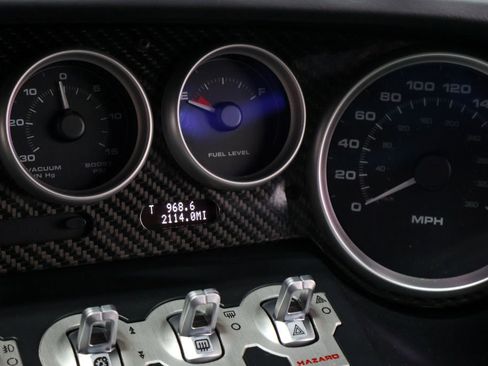 Used 2006 Ford GT RWD image 40