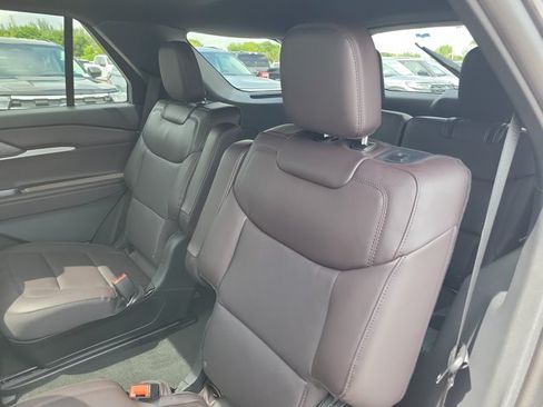 New 2026 Ford Explorer Platinum RWD image 14
