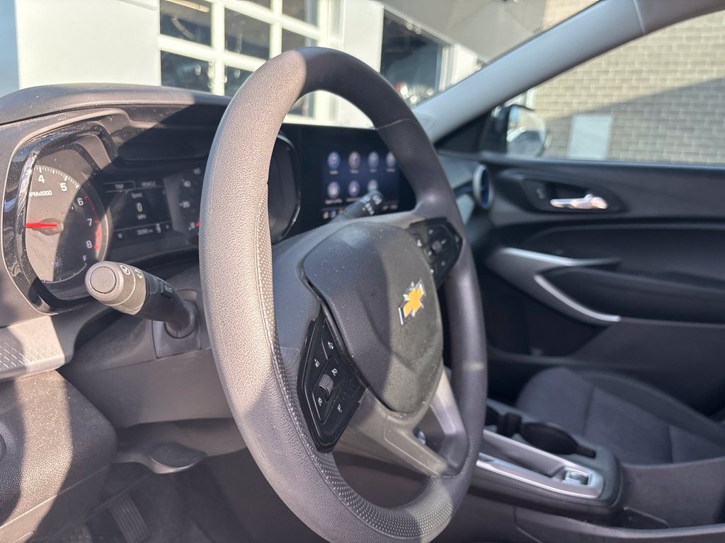 Used 2024 Chevrolet Trax LS w/ LS Convenience Package FWD image 10