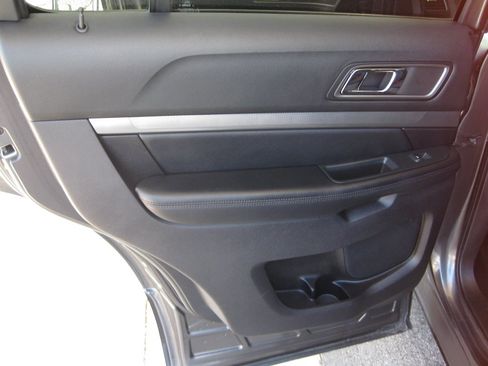 Used 2019 Ford Explorer XLT w/ Equipment Group 201A image 26