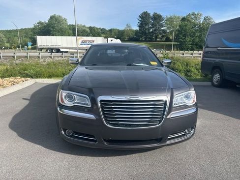 Used 2013 Chrysler 300 C RWD image 7
