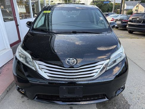 Used 2017 Toyota Sienna Limited Premium w/ Protection Package AWD/4WD image 4