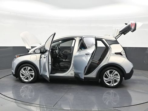 Used 2023 Chevrolet Bolt LT FWD image 29