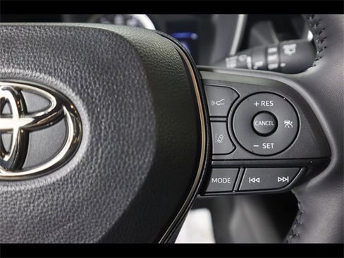 Used 2022 Toyota Corolla SE image 18