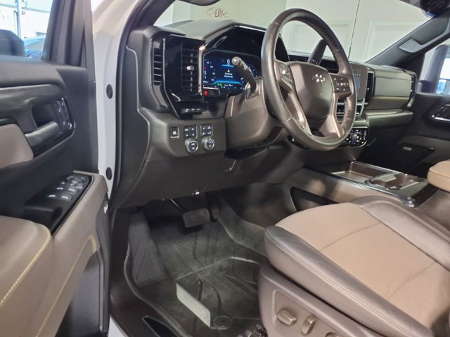 Used 2024 Chevrolet Silverado 2500 ZR2 w/ Technology Package AWD/4WD image 10