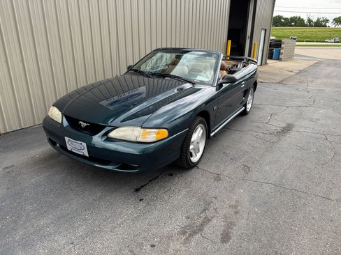 Used 1995 Ford Mustang GT RWD image 3
