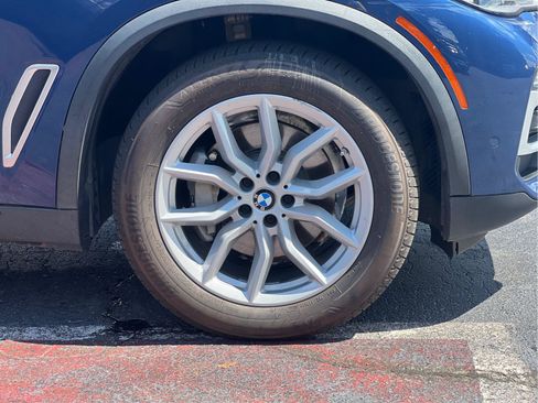 Used 2019 BMW X5 xDrive40i w/ Executive Package AWD/4WD image 25