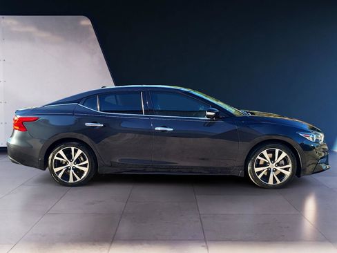 Used 2017 Nissan Maxima Platinum image 6