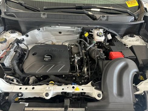 Used 2024 Buick Encore GX Preferred AWD/4WD image 32
