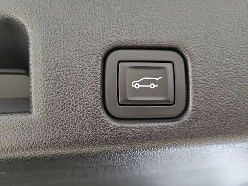 Certified 2025 Chevrolet Traverse LT image 20