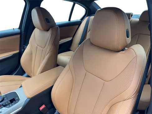 Used 2025 BMW 330i xDrive Sedan w/ Premium Package image 27