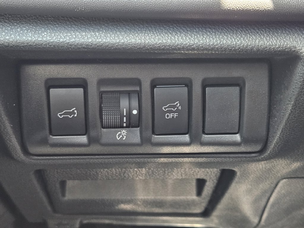 Used 2025 Subaru Outback Onyx Edition AWD/4WD image 23
