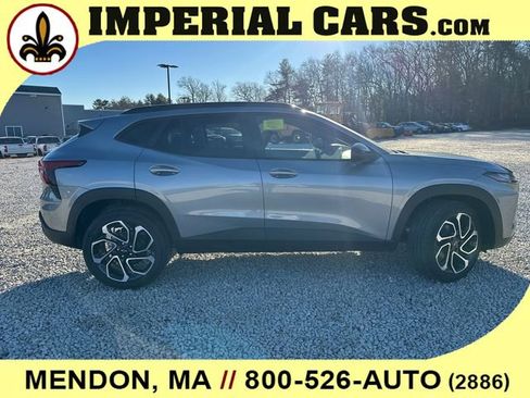 New 2026 Chevrolet Trax RS w/ Sunroof Package image 14