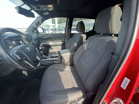 Used 2016 Toyota Tacoma TRD Off-Road image 20