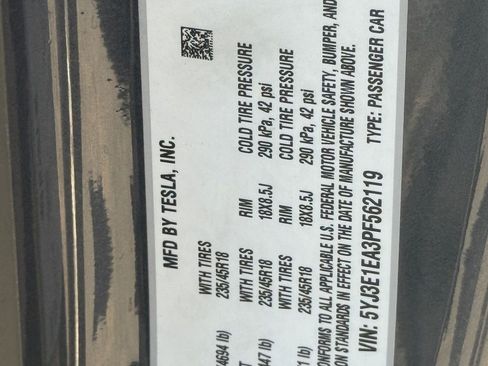 Used 2023 Tesla Model 3 Standard Range image 29