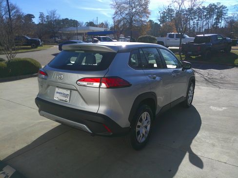 Used 2025 Toyota Corolla Cross L image 13