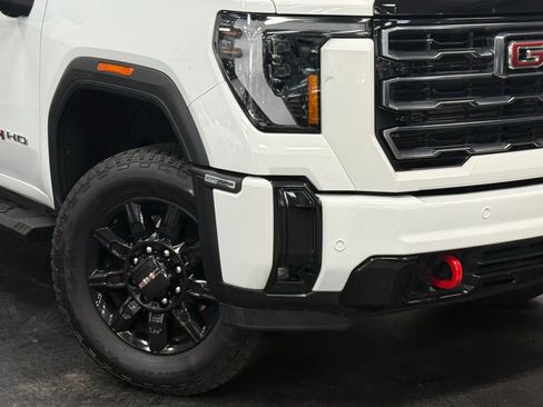 Used 2025 GMC Sierra 2500 AT4 w/ Technology Package image 4