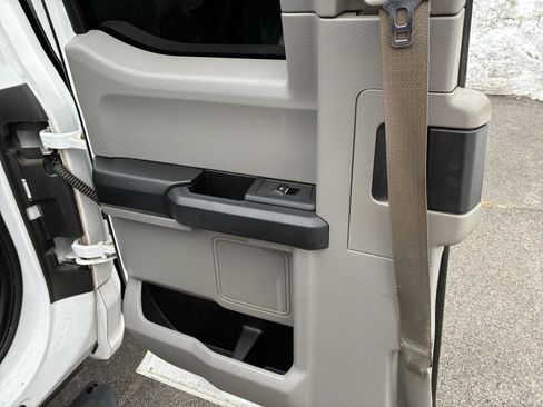 Used 2017 Ford F550 4x4 SuperCab Super Duty image 16