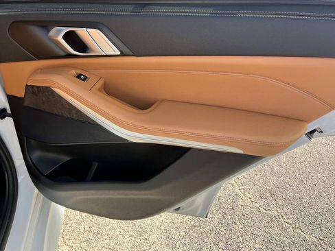 Used 2022 BMW X5 xDrive45e w/ M Sport Package image 22