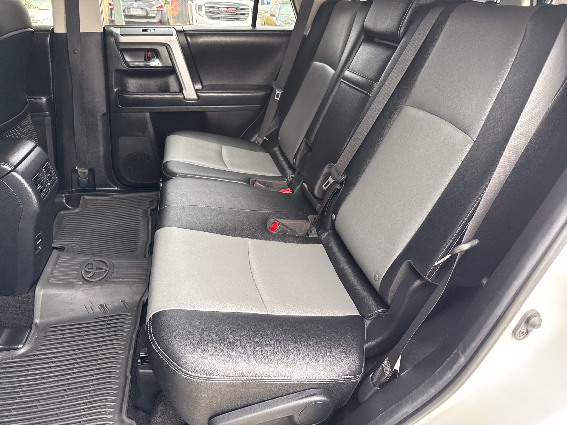 Used 2018 Toyota 4Runner SR5 Premium AWD/4WD image 21