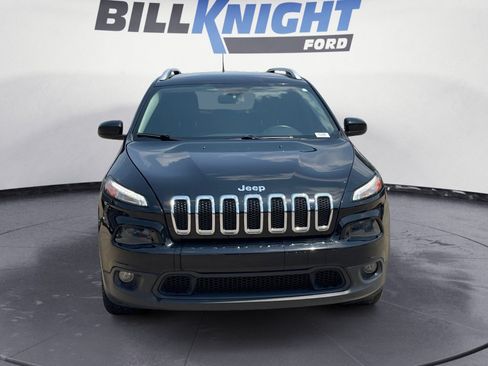 Used 2018 Jeep Cherokee Latitude Plus FWD image 8