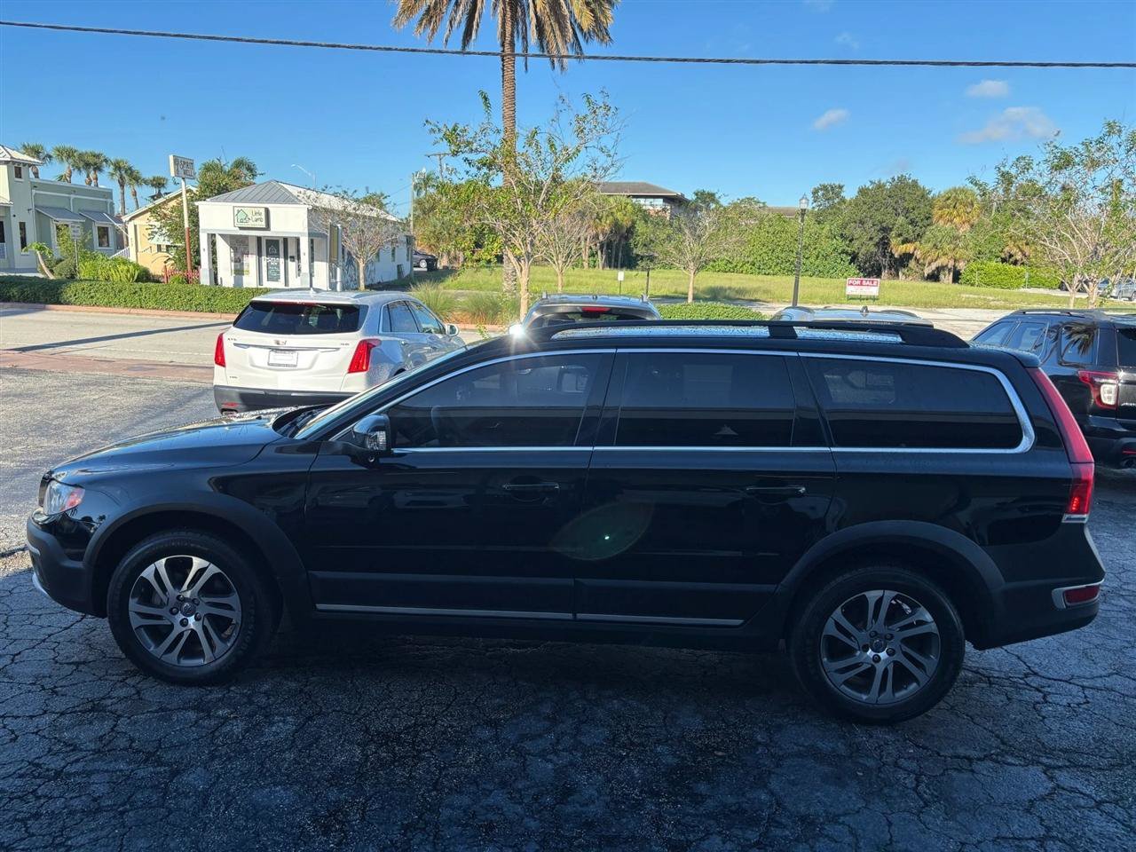 Used 2015 Volvo XC70 T5 Premier Plus FWD image 2