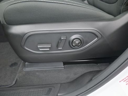 New 2025 Jeep Grand Cherokee Laredo X w/ Luxury Tech Group I image 18