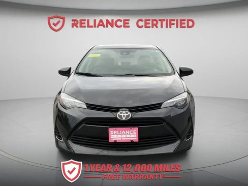 Used 2017 Toyota Corolla LE w/ Carpet Mat Package (TMS) FWD image 9