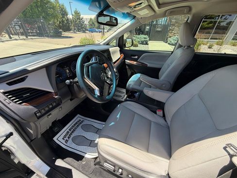 Used 2016 Toyota Sienna Limited AWD/4WD image 10